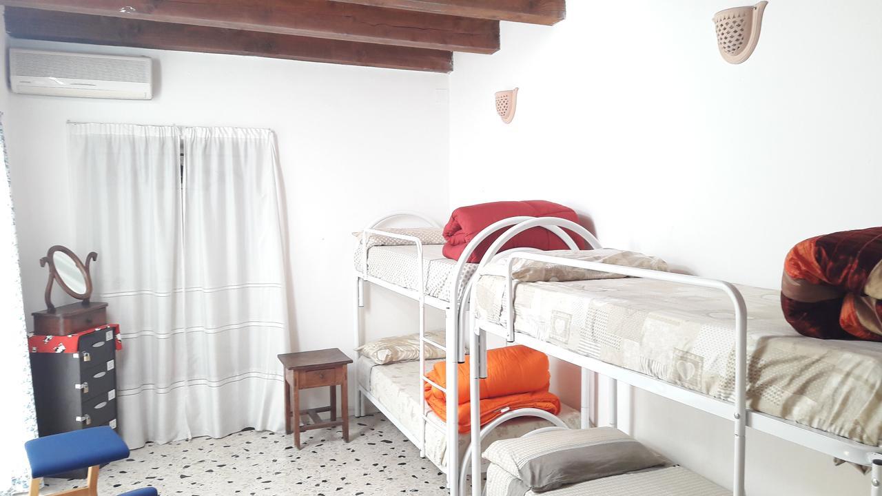 Vucciria Hostel *